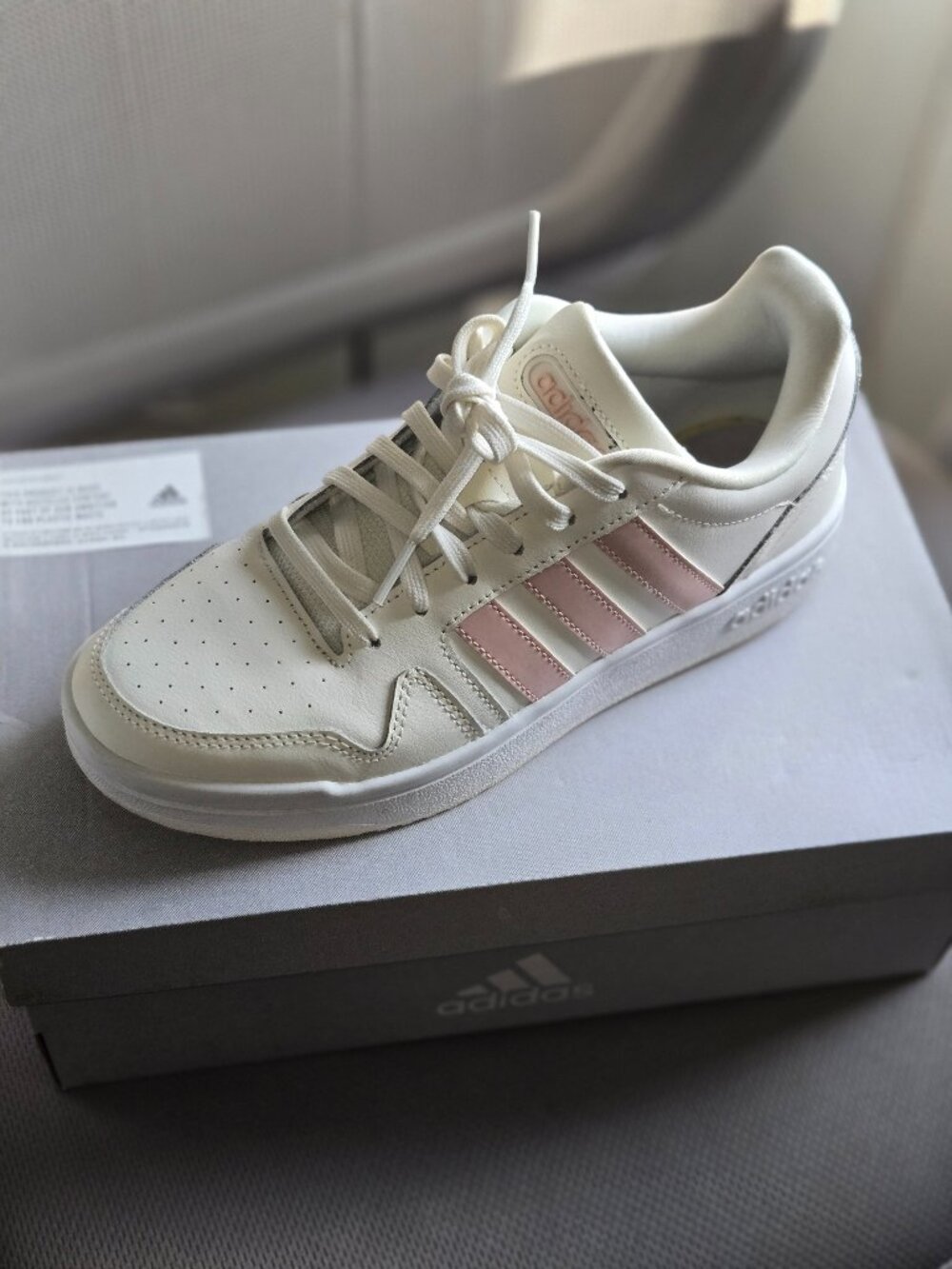 Adidas / Women's Basketball Sneakers / White / Size 8